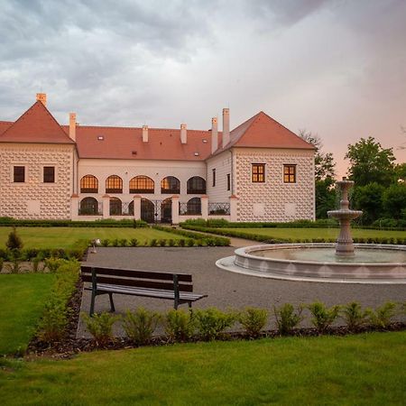 Hotel Zamek Valec Vladislav Exterior photo