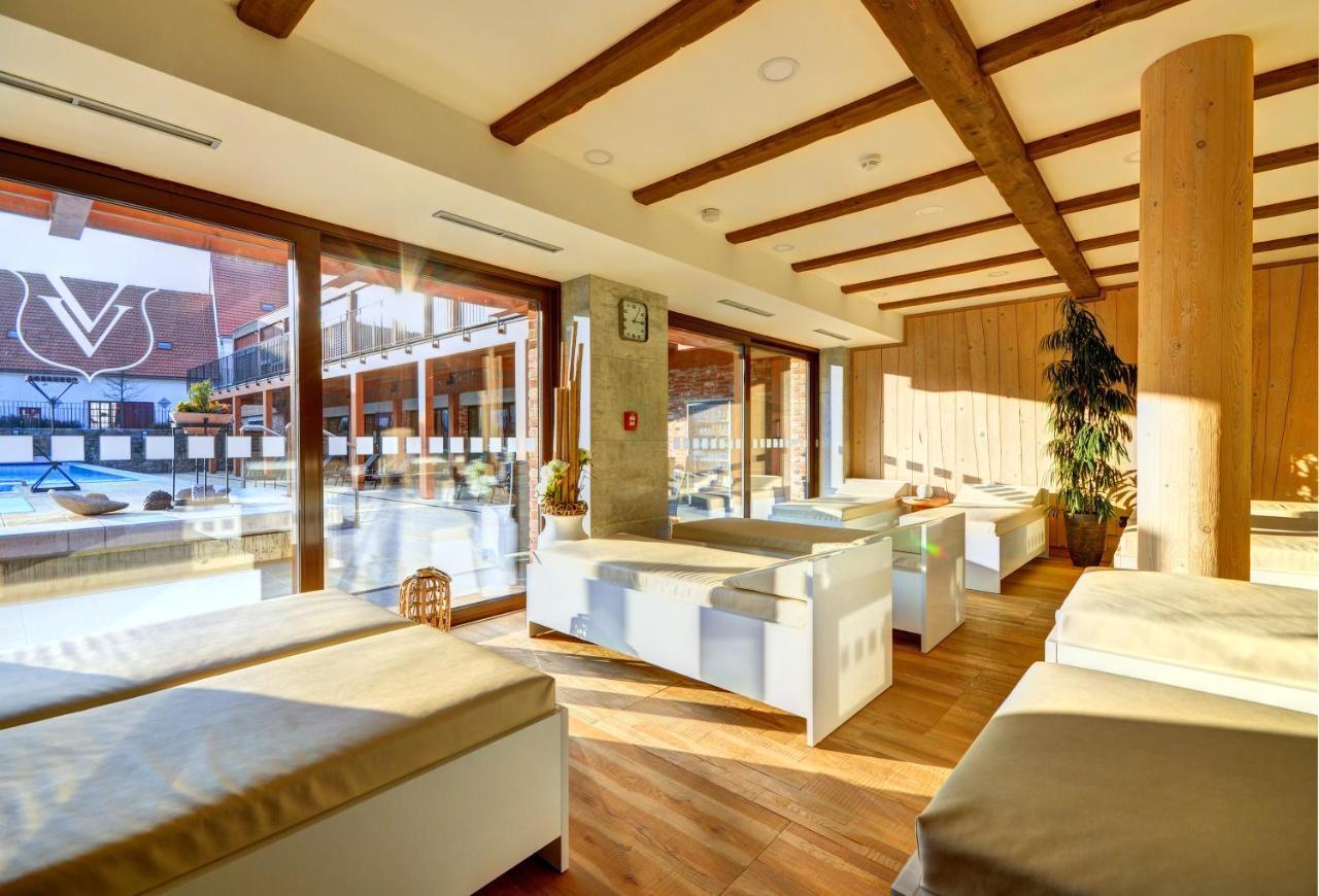 Hotel Zamek Valec Vladislav Exterior photo