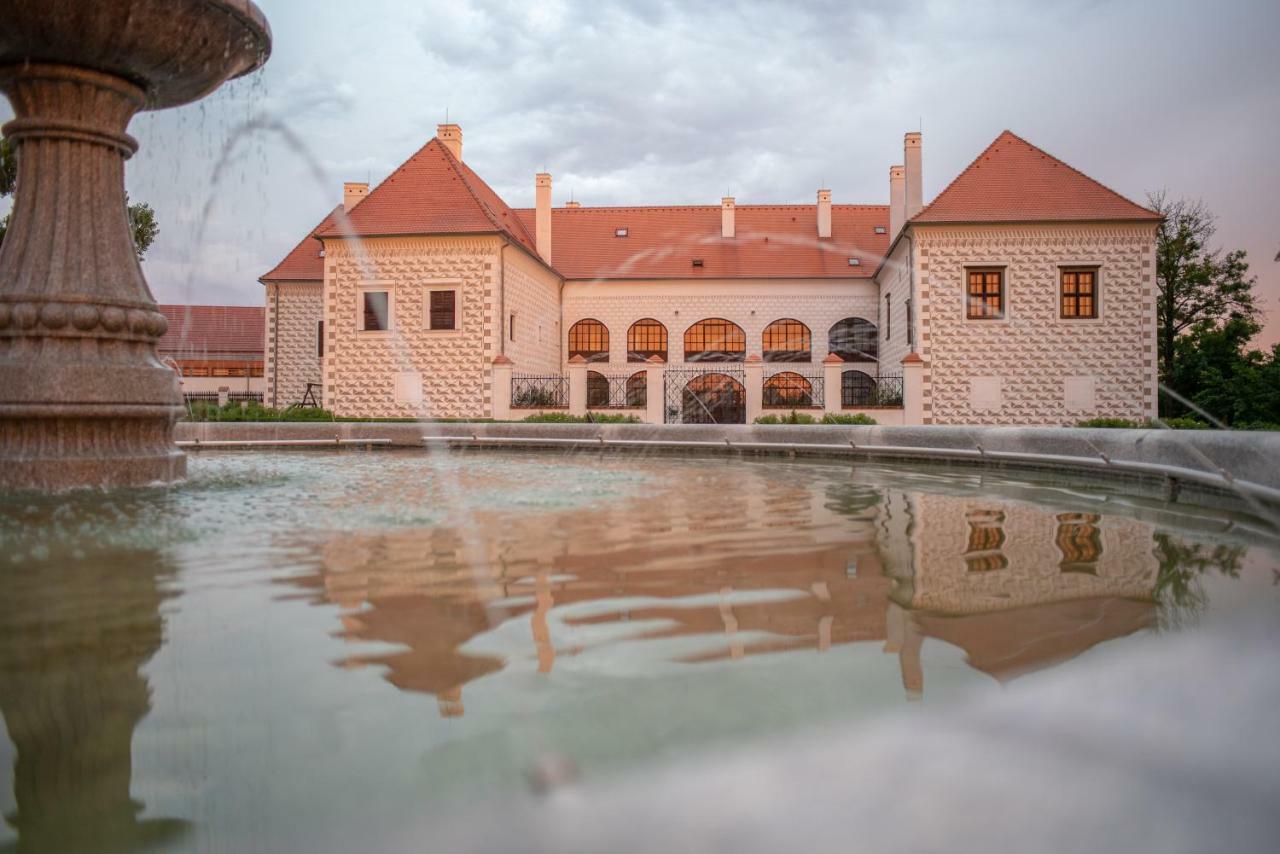 Hotel Zamek Valec Vladislav Exterior photo